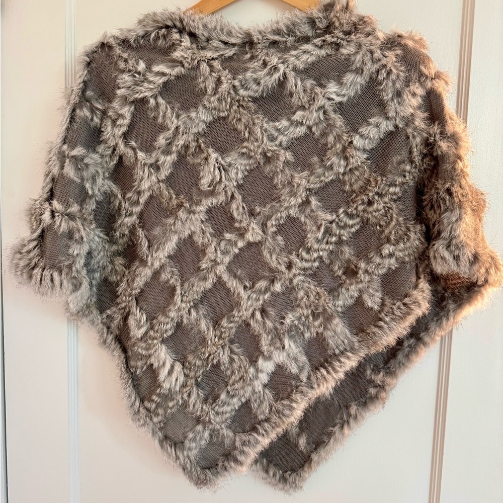 Dolce Cabo Gray Rabbit Fur Poncho/Cape